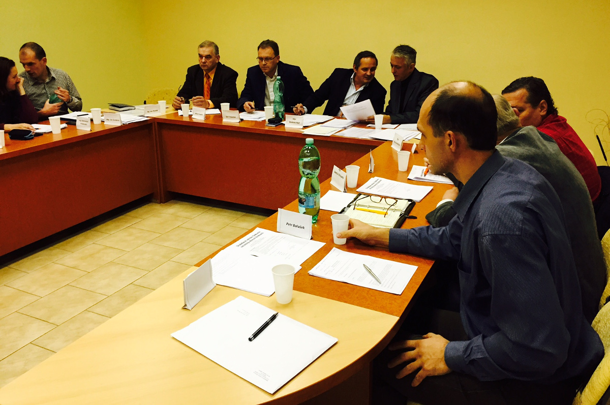 Zastupitelé jednali o aktuálním stavu restaurace U Lípy a diskutovali o budoucnosti Hrabové