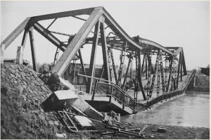 Zničený most přes řeku Ostravici