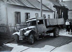 Nákladní auto po srážce, 26. června 1940. Foto: Archiv Vítkovice, a. s.