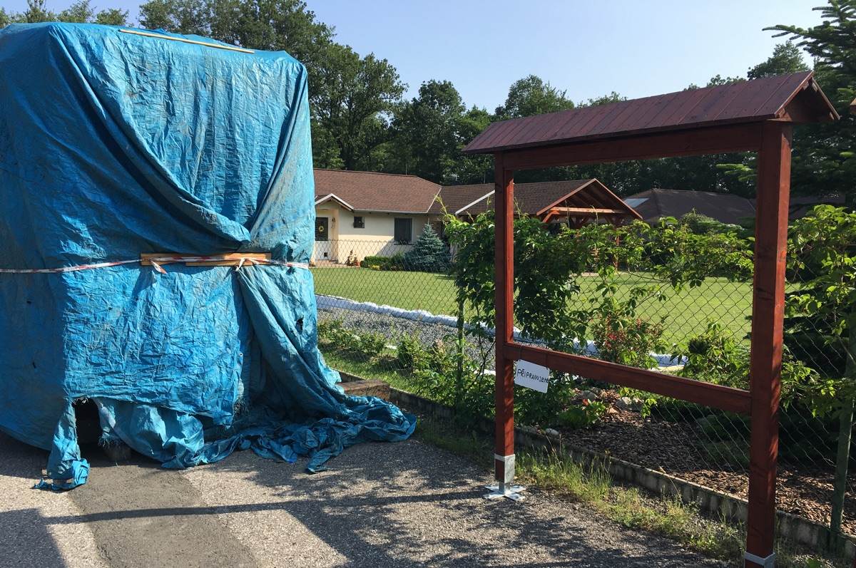 Tramvaj, aneb Hrabová Ščučí, kaj komárek čučí