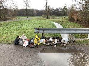 Včera u řeky Ostravice uklízela Sylva Karnovská, děkujeme!