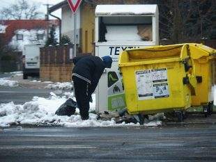 (FOTO) Občan Hrabové: Šíří se nám zde takový nešvar