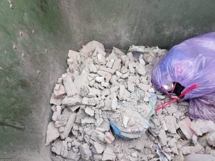 (FOTO) Dohlíží úřad na likvidaci stavebního odpadu?