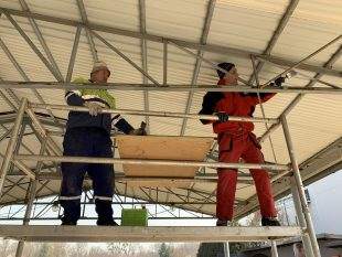(FOTO) V areálu TJ Sokol Hrabová proběhla brigáda