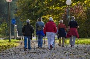 Denisa Hošová: Kondiční dynamická chůze (Nordic Walking) nově v Hrabové