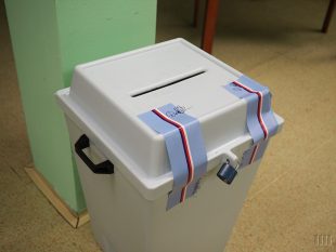 Anketa: Volební místnost pro volební okrsek na jihu Hrabové