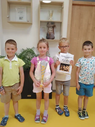 Tah za tahem ke stříbru: MŠ Klubíčko zářilo na šachovém turnaji!
