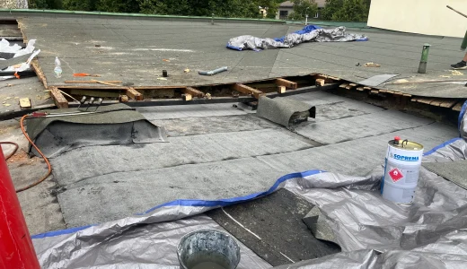(FOTO) Letní měsíce ve znamení investic do školy