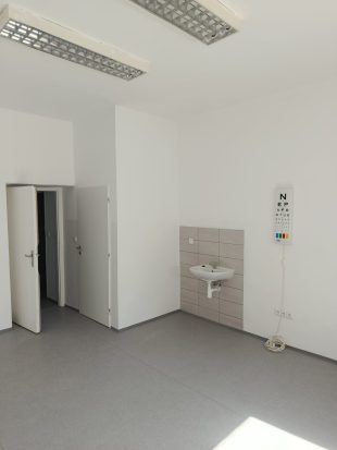 (FOTO) Rekonstrukce ordinace doktora Menšíka byla dokončena