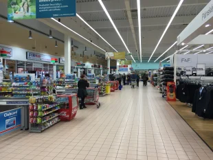 Tesco Hrabová se mění: méně prodejní plochy, více skladů a nových obchodů